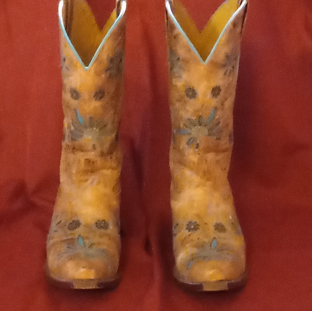 Shyanne size 9b women's cowboy boots